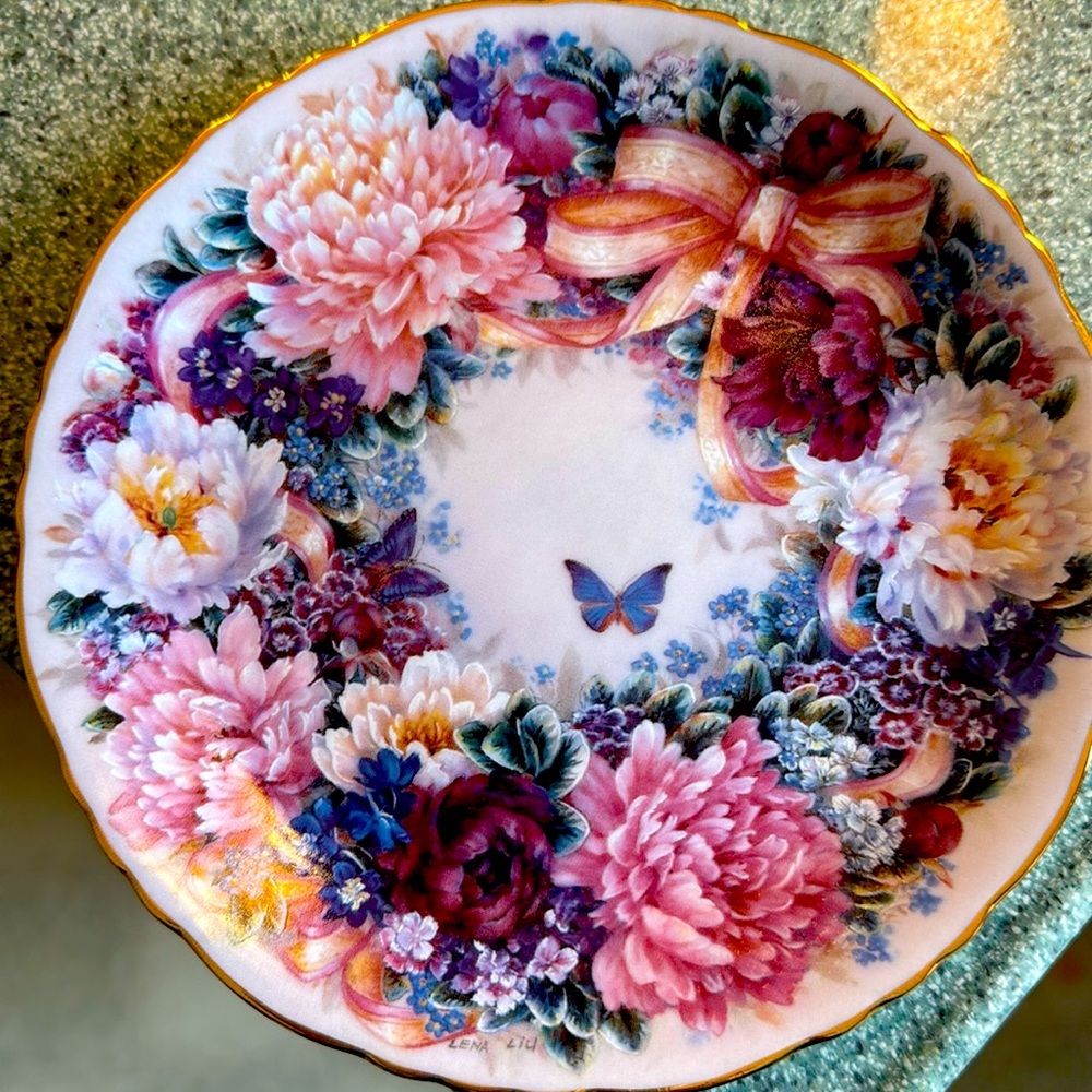 Lena Liu’s Circle of Love plate